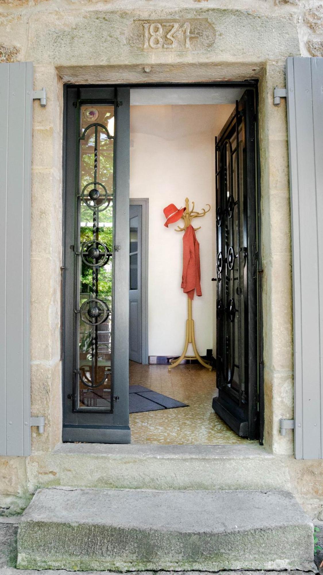 Sanilhac  Auberge De La Tour De Brison מראה חיצוני תמונה